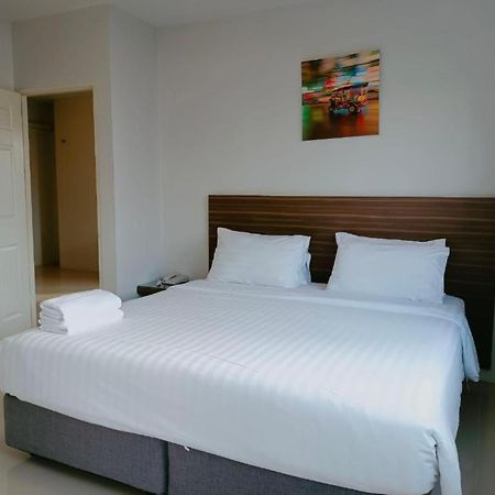 Praso Residence Bangkok Extérieur photo