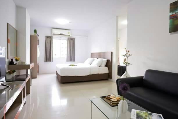 Praso Residence Bangkok Extérieur photo