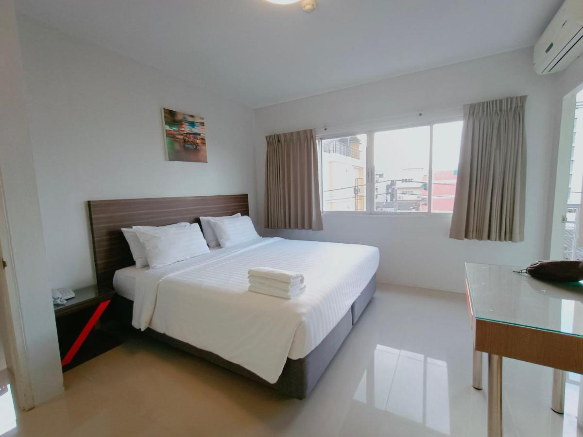 Praso Residence Bangkok Extérieur photo