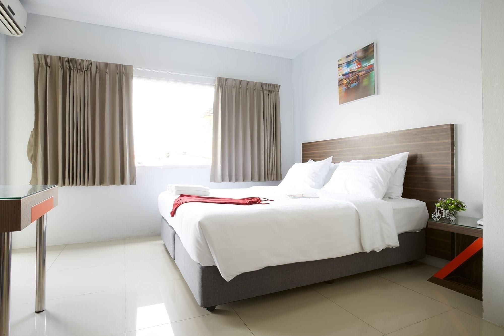 Praso Residence Bangkok Extérieur photo