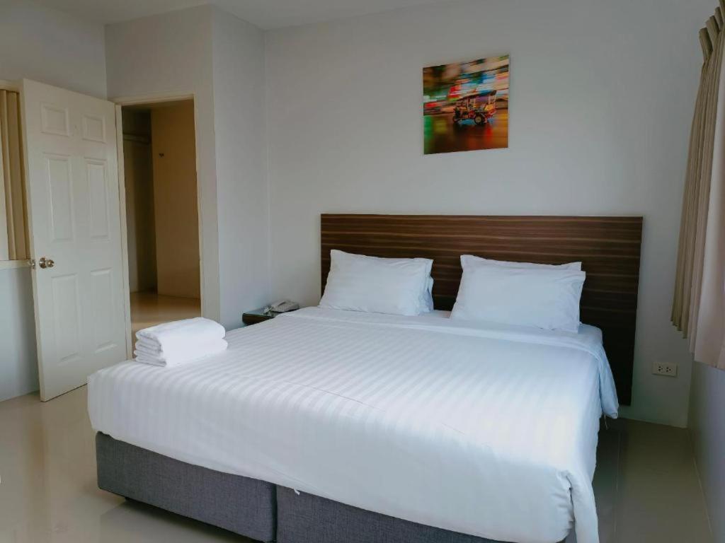 Praso Residence Bangkok Extérieur photo
