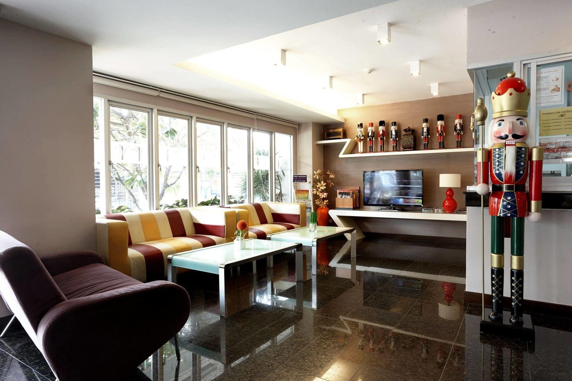 Praso Residence Bangkok Extérieur photo
