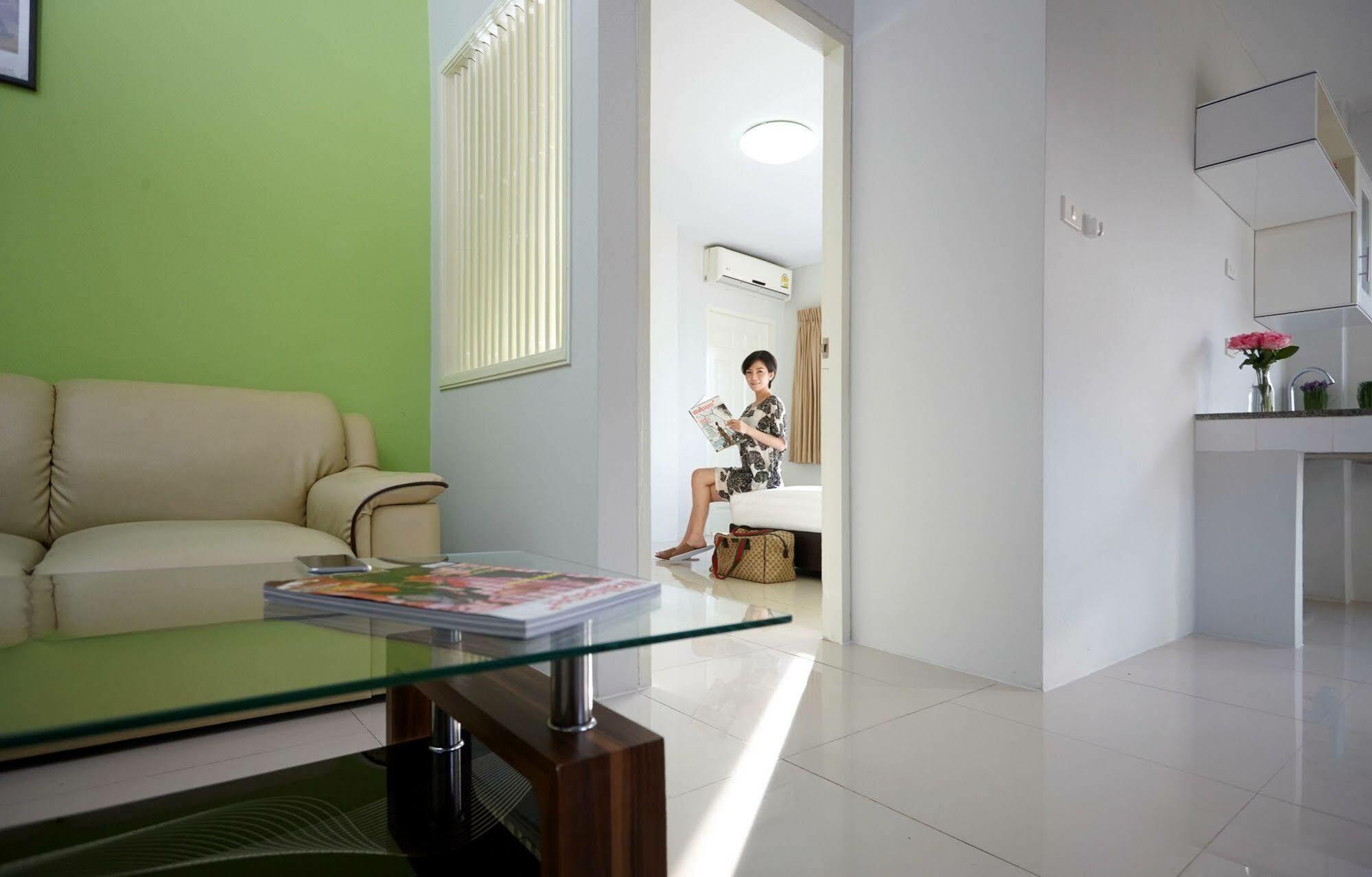 Praso Residence Bangkok Extérieur photo